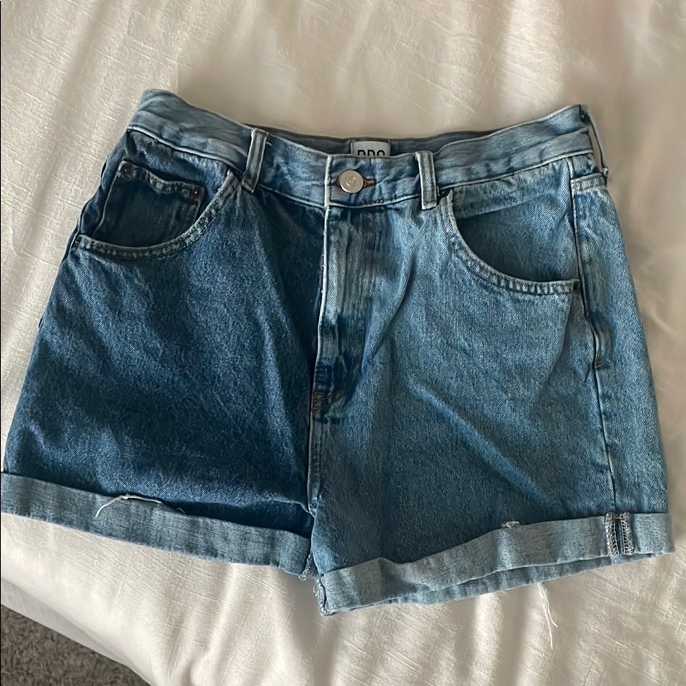 BDG Urban Outfitters mom denim shorts -size W30
